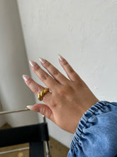 Load image into Gallery viewer, large croissant ring