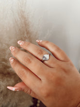 Load image into Gallery viewer, sunny signet ring, SILVER